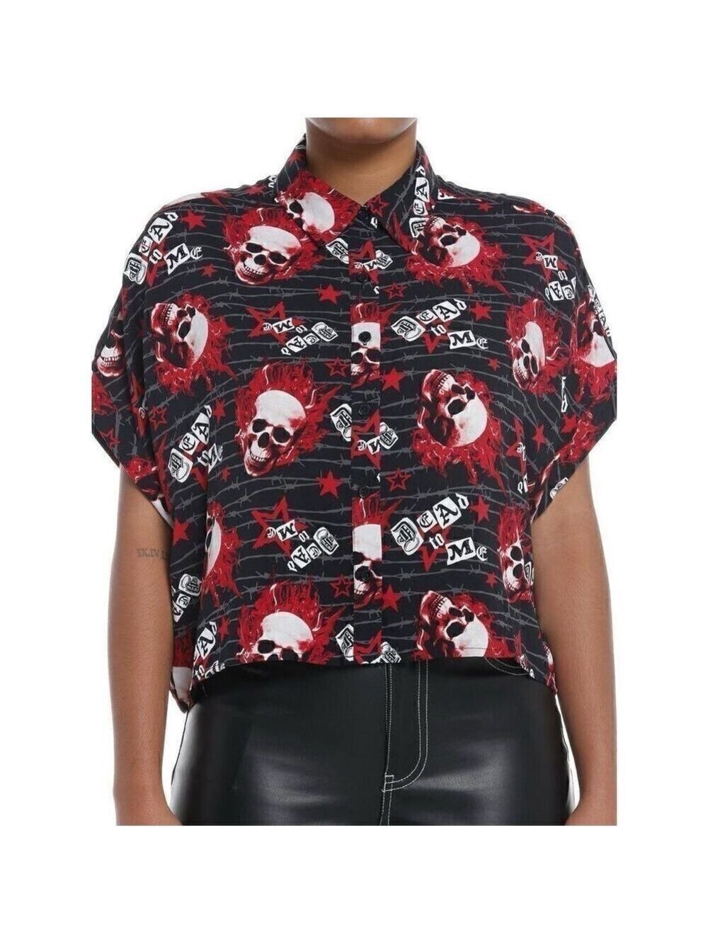 Social Collision Flaming Skulls Allover Print Girls Woven Button-Up (Med)